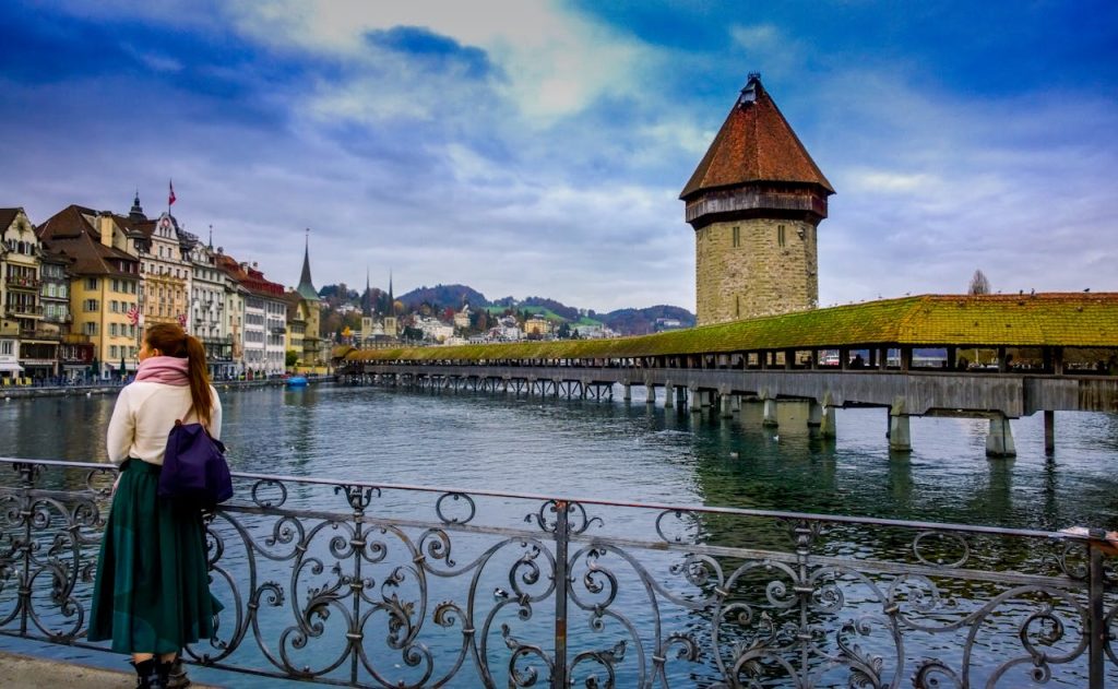 What are the must-see tourist attractions in Switzerland?