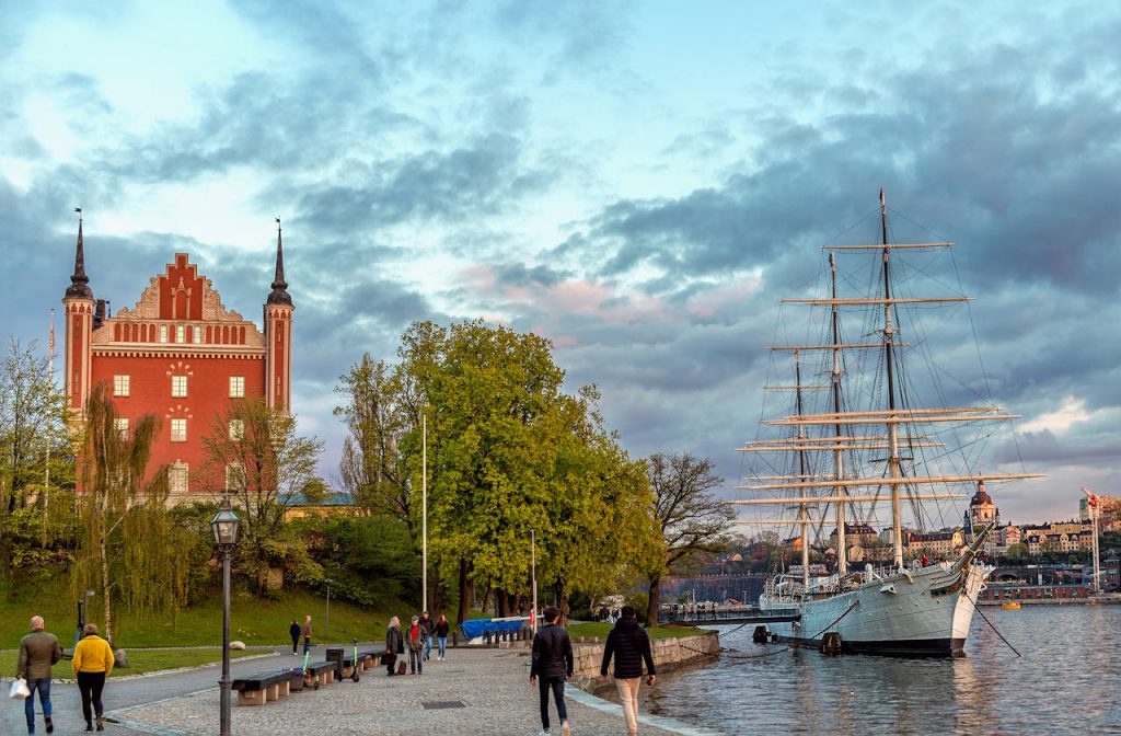 What are the top-rated tourist attractions in Stockholm?