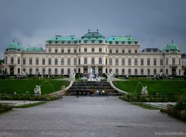 Seasonal Tourist in Schönbrunn Palace: Best Times to Visit & Things To Do