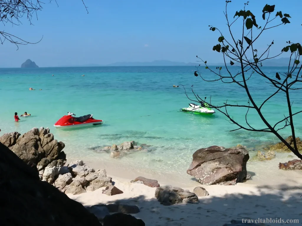 Discover the Paradise of Koh Khai Nok in Phang-nga, Thailand